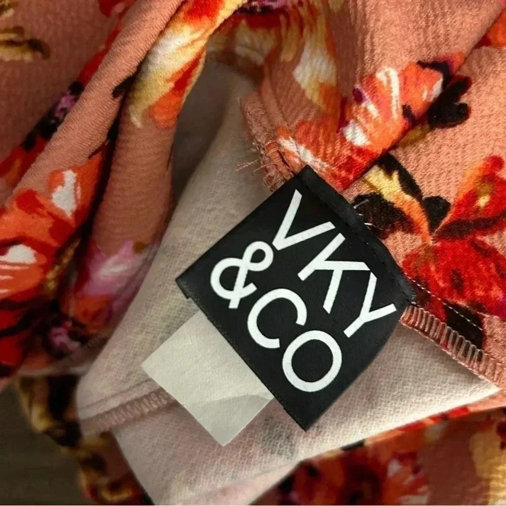 VKY & Co floral skirt 2X - Picture 4 of 7